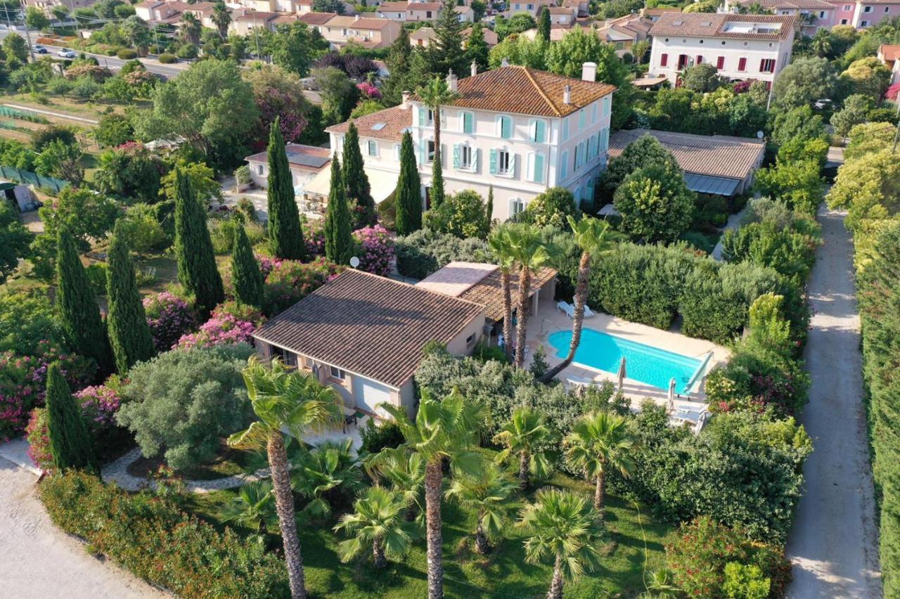 Bed and Breakfast Domaine De L'Aufrene Hyères Exterior foto