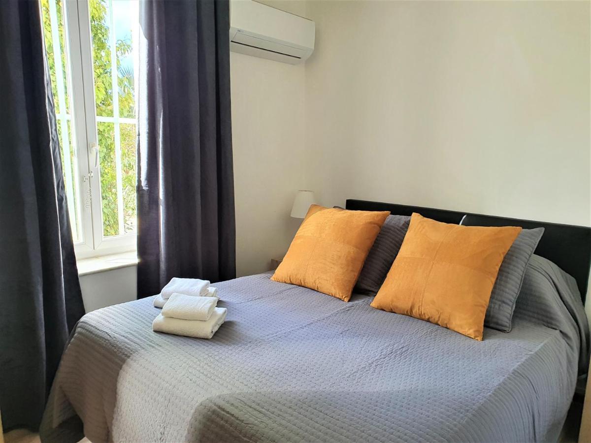 Bed and Breakfast Domaine De L'Aufrene Hyères Exterior foto