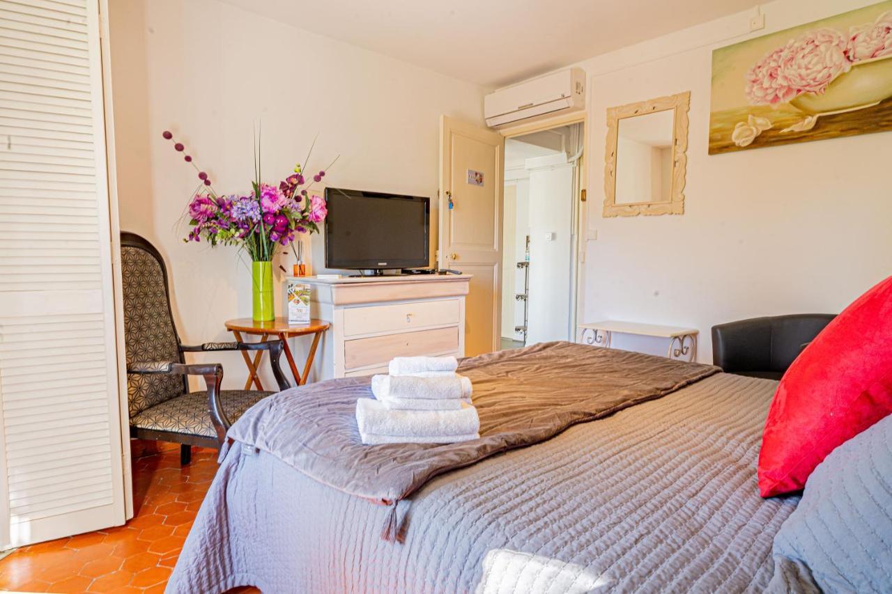 Bed and Breakfast Domaine De L'Aufrene Hyères Exterior foto