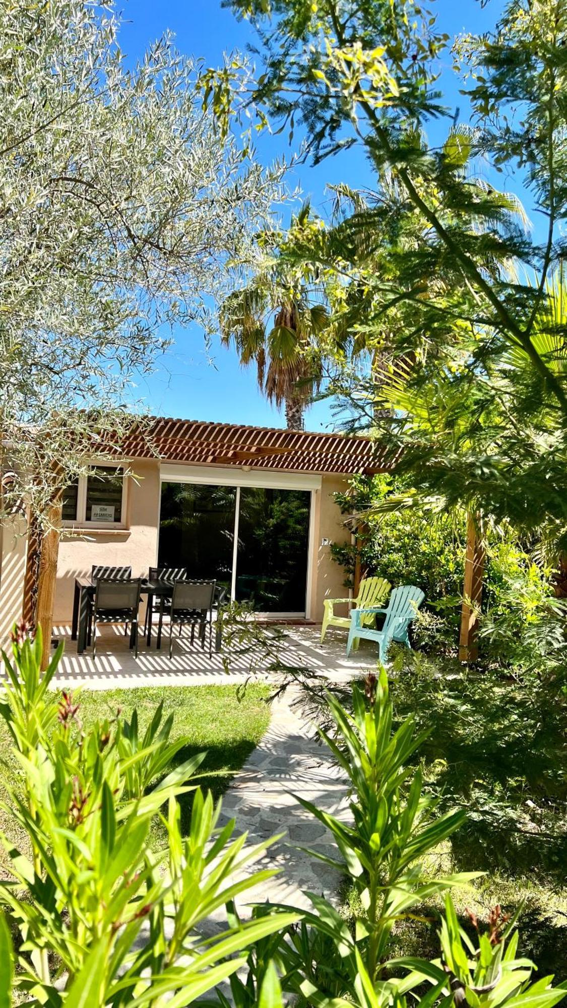 Bed and Breakfast Domaine De L'Aufrene Hyères Exterior foto